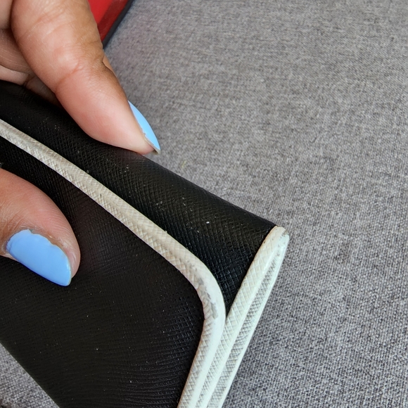 Authentic Prada sling wallet good condition - Picture 7 of 16